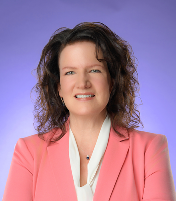 Portrait of Cindy Simo, Agent Partner.