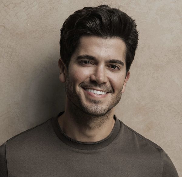 Hayden Milanés, Agent Partner