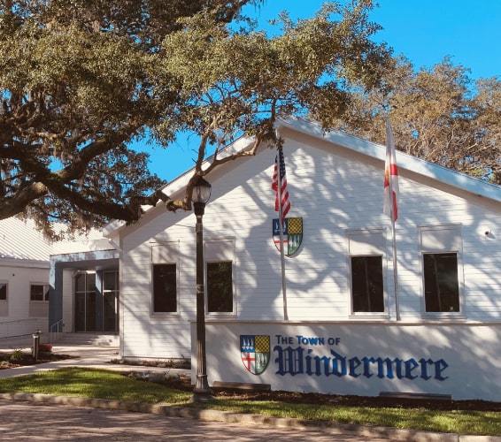 Historic police station in Windermere, Florida and welcome sign