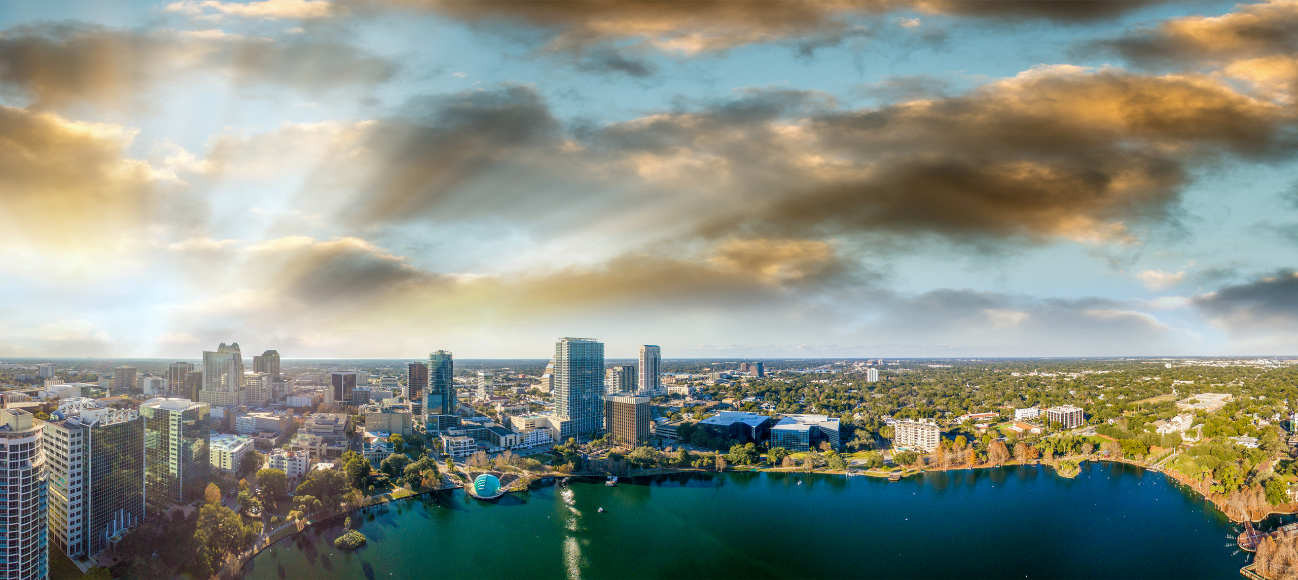 Sunset over Lake Eola skyline in Orlando, Florida